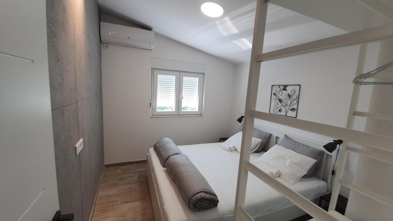 Appartamento Porto Vista Penthouse Kumbor Esterno foto